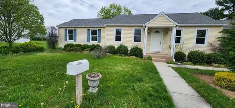 143 Pennsylvania Ave, Carlisle, PA 17013