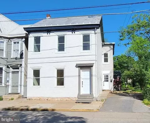 510-512 N Hanover St, Carlisle, PA 17013