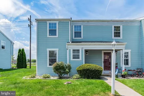 877 Old Silver Spring Rd, Mechanicsburg, PA 17055