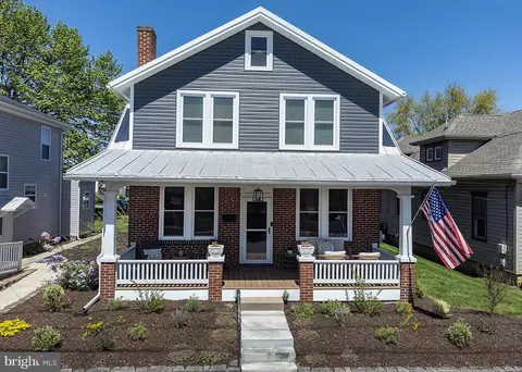 125 E Portland St, Mechanicsburg, PA 17055