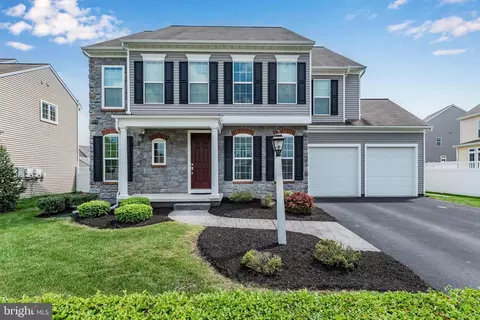 104 Stone Run Dr, Mechanicsburg, PA 17050