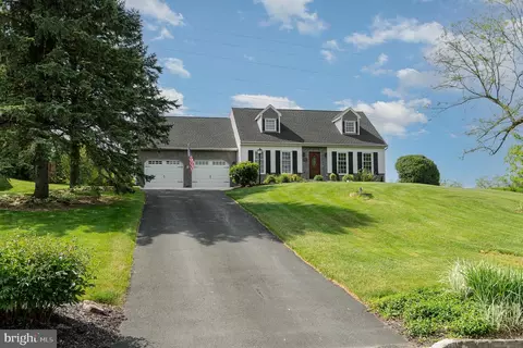 25 Wild Rose Ln, Mechanicsburg, PA 17050