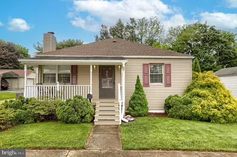 407 Valley St, Mechanicsburg, PA 17055