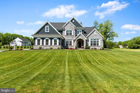 707 Brindle Farm Ln, Mechanicsburg, PA 17055