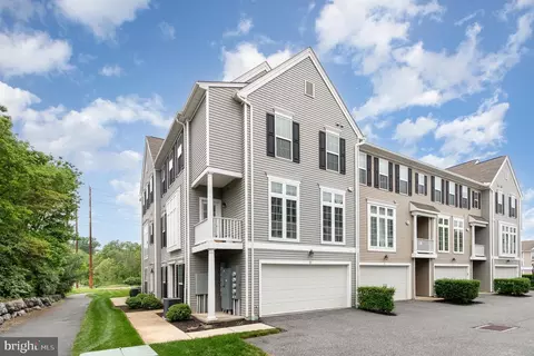 3037 Meridian Cmns #D, Mechanicsburg, PA 17055