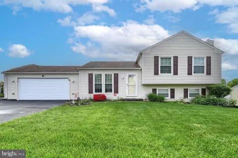 6 Cottage Ct, Mechanicsburg, PA 17050