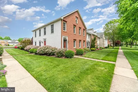 469 Delancey Ct, Mechanicsburg, PA 17055