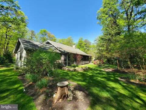 20 Pinebrook Dr, Newville, PA 17241