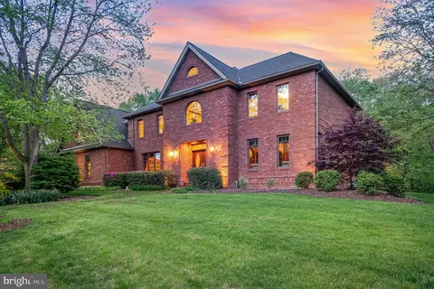 2021 Mountain Pine Dr, Mechanicsburg, PA 17050