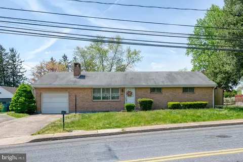 441 N Enola Dr, Enola, PA 17025