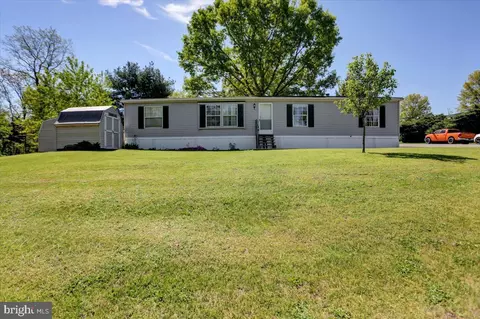 13 Robyn Dr, Newville, PA 17241