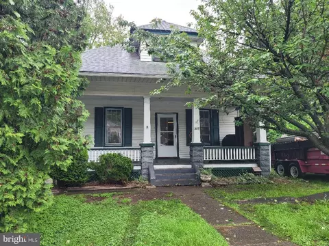 307 N 2nd St, Wormleysburg, PA 17043