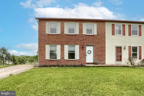 205 Faith Cir, Carlisle, PA 17013