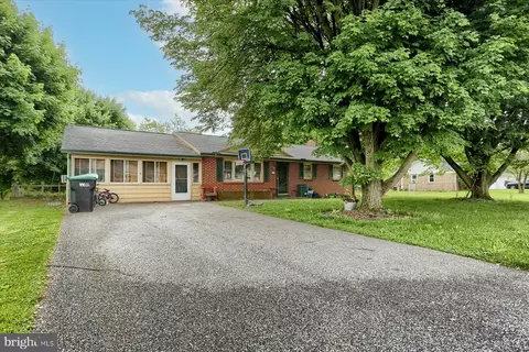 15 Annendale Dr, Carlisle, PA 17015