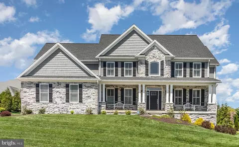 550 Crooked Stick Dr, Mechanicsburg, PA 17050