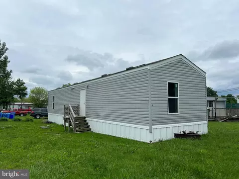 82 Linda Dr #16, Mechanicsburg, PA 17050