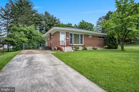 3911 Church St, Camp Hill, PA 17011