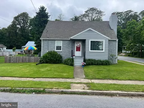 666 N 2nd St, Wormleysburg, PA 17043