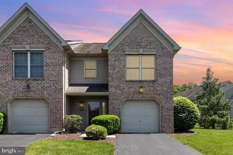 469 Stonehedge Ln, Mechanicsburg, PA 17055