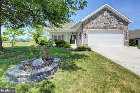 57 Lantern Ln, Shippensburg, PA 17257