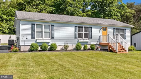 561 N Middleton Rd, Carlisle, PA 17013