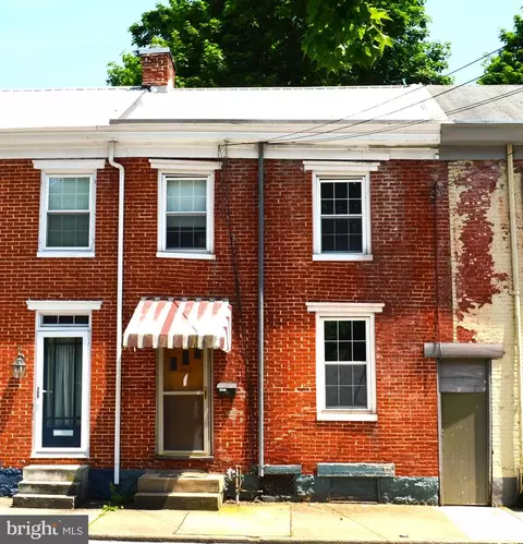 141 S East St, Carlisle, PA 17013