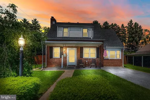1902 Chatham Dr, Camp Hill, PA 17011