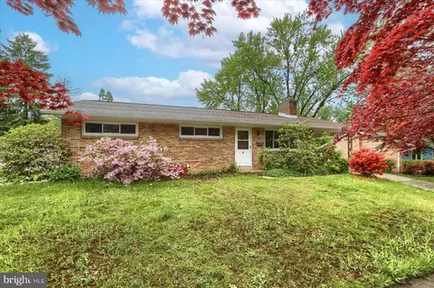 27 Brentwood Rd, Camp Hill, PA 17011