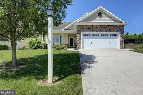 31 Colonial Ct, Shippensburg, PA 17257