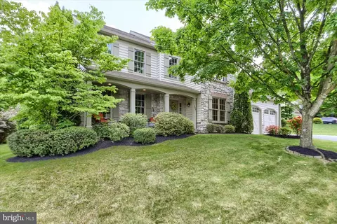 489 Seedling Ct, Mechanicsburg, PA 17055