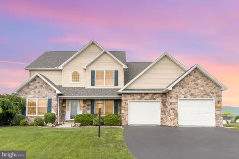 13 Prickly Pear Dr, Carlisle, PA 17013