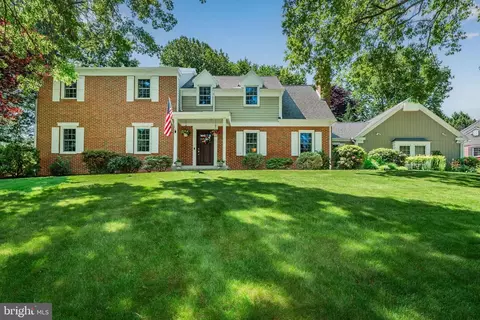 842 Kiehl Dr, Lemoyne, PA 17043