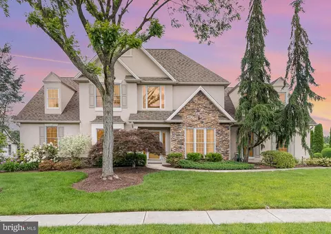 1081 Country Club Rd, Camp Hill, PA 17011