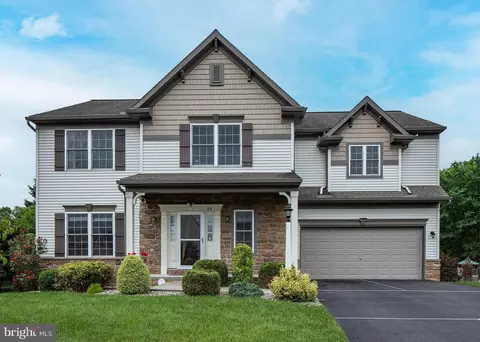 43 Hamlet Cir, Mechanicsburg, PA 17050