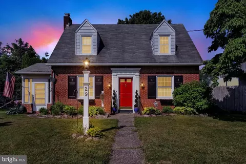 29 N Enola Dr, Enola, PA 17025