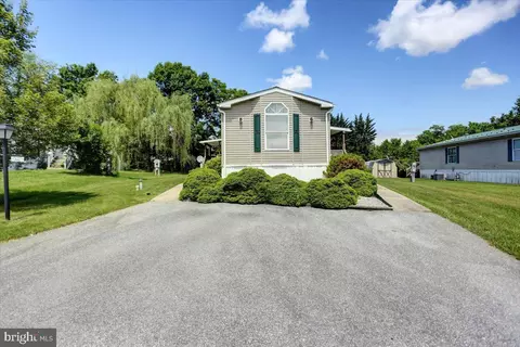 122 Rustic Dr, Shippensburg, PA 17257