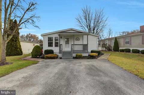 148 Rustic Dr, Shippensburg, PA 17257