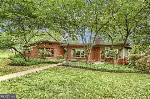 501 Saint Johns Dr, Camp Hill, PA 17011