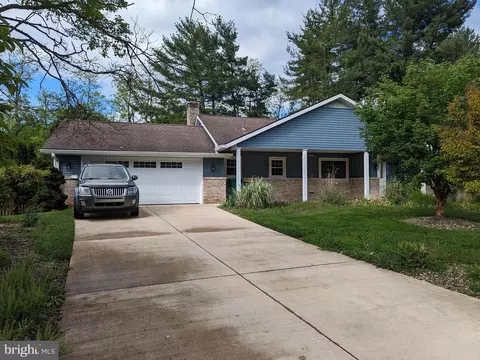 829 Mandy Ln, Camp Hill, PA 17011