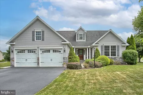 408 Chestnut Dr, Boiling Springs, PA 17007
