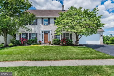 1200 Kings Cir, Mechanicsburg, PA 17050