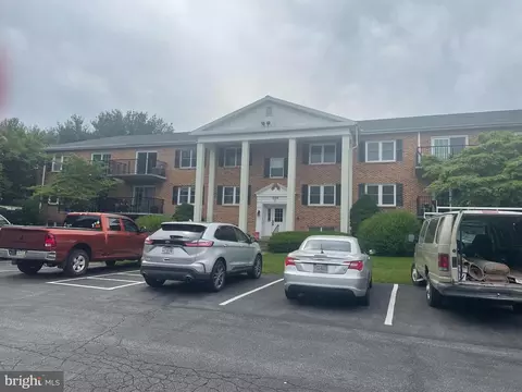 2109 Cedar Run Dr #102, Camp Hill, PA 17011