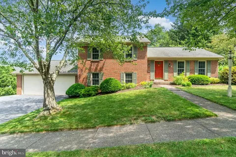 5277 Deerfield Ave, Mechanicsburg, PA 17050
