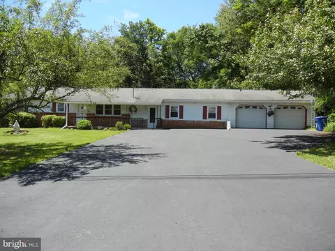 415 Sample Bridge Rd, Enola, PA 17025