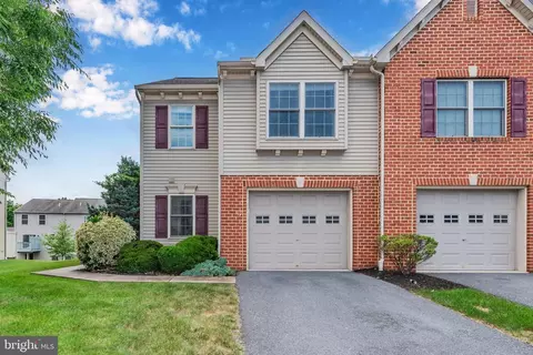97 Stonecrest Ln, Mechanicsburg, PA 17050
