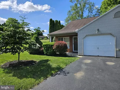 609 Mill Race Ct, Carlisle, PA 17013