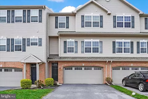 4 Dougherty Dr, Lemoyne, PA 17043