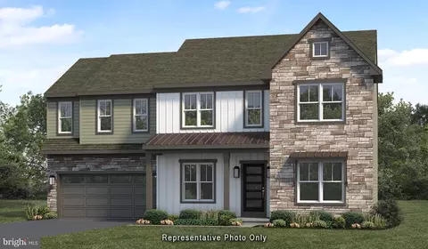 115 S Mountain Dr, Carlisle, PA 17013