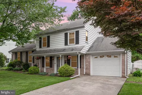 1111 Baldwin St, Mechanicsburg, PA 17055