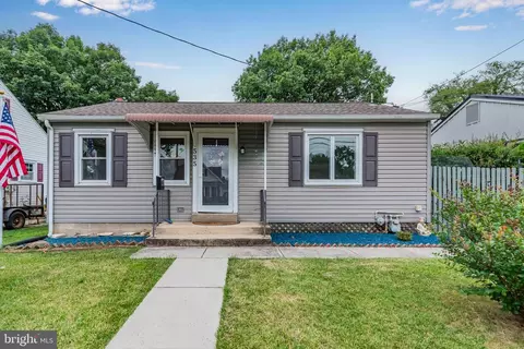 535 W Penn St, Carlisle, PA 17013